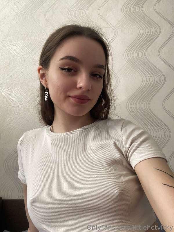 Just a cute home selfie 🥰