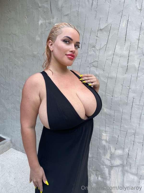 I’m gonna be naughty today😋😈Dare to check who is naughtier y..