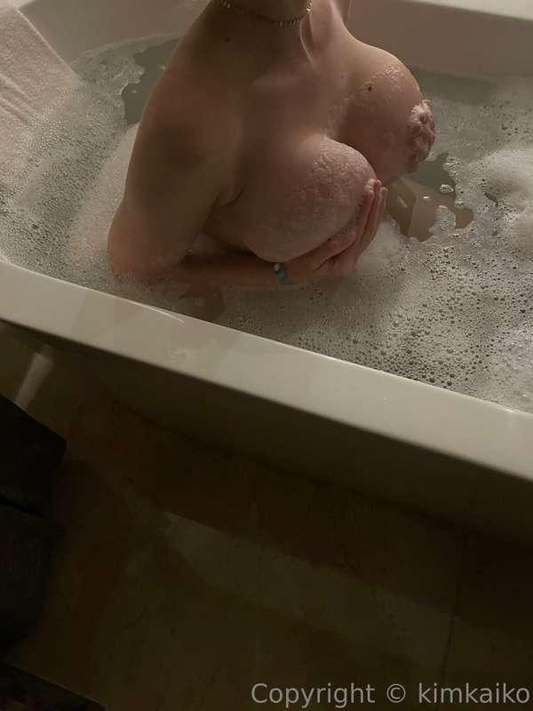 Bath time 😍