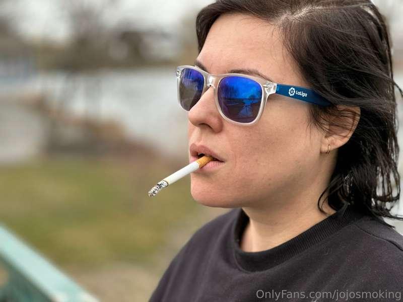 jojosmoking image #0