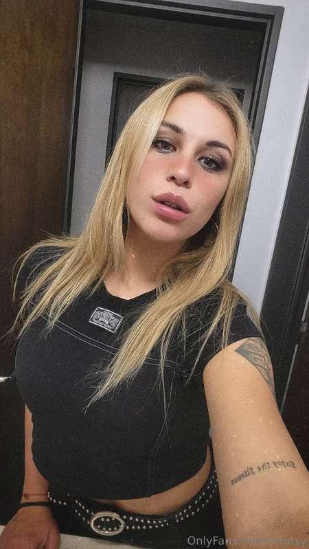 Babe play whit me 😏♥️