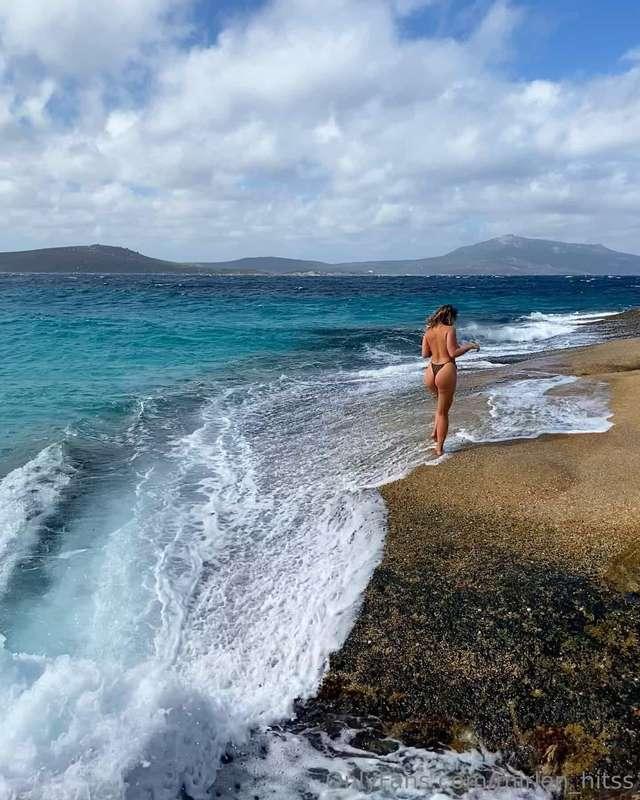 What is your ideal way to spend time by the sea? 🌊