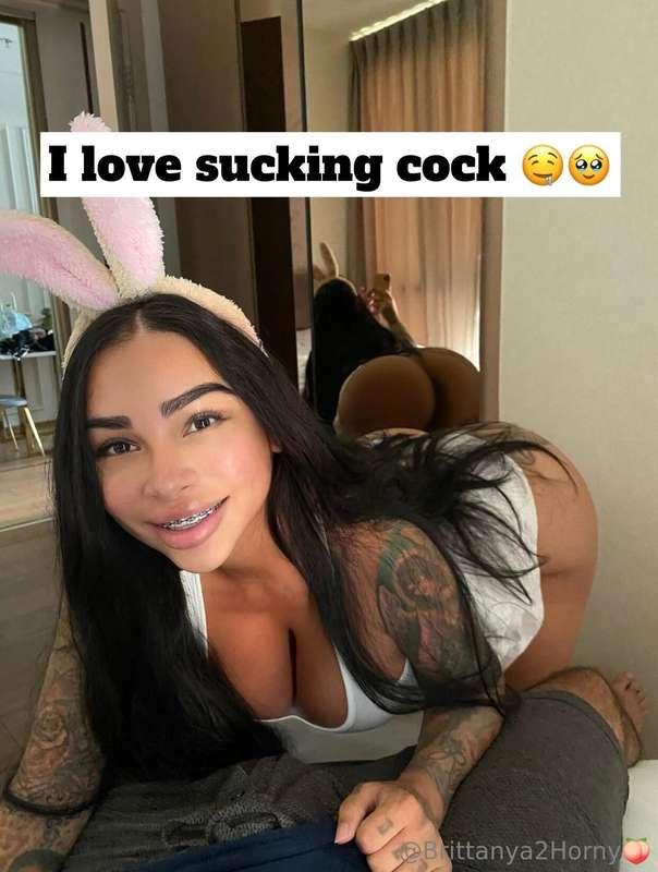 I was sooo fucking horny when I woke up so I Sucked my neigh..