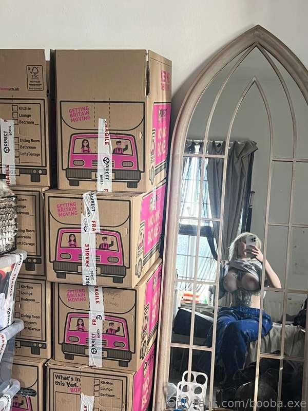 i’ve began moving house aaaaa im sorry if my content on here..