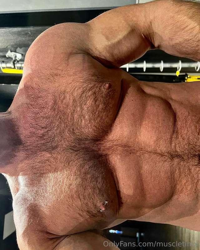 What a chest day it was. Just made a hot dick worship and je..