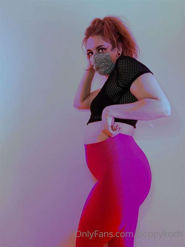 How do you like my new pink leggings~?