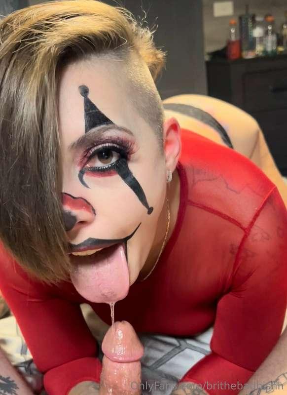 Would you let a clown in your bed? 🤡😋💦 New Video dropping RI..