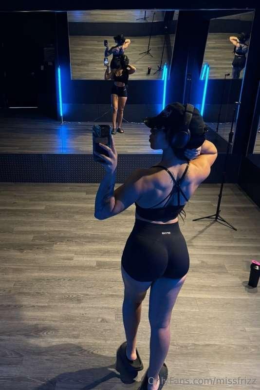 Happy Monday! Lets get those gains ᕙ( •̀o•́ )ᕗ