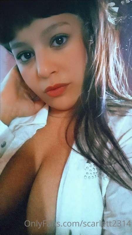 Welcome honey, I'm online now 🥒 
Come play with me love, I l..