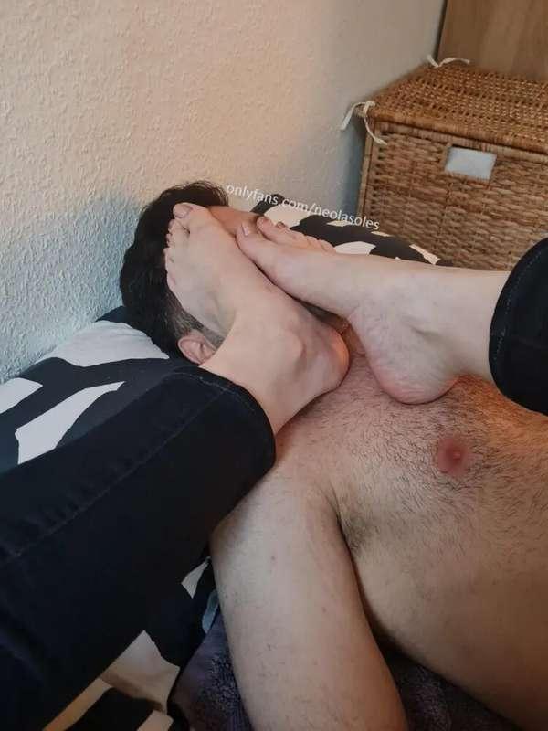 Look at how big my foot is compared to his body 😂 Okay, to b..