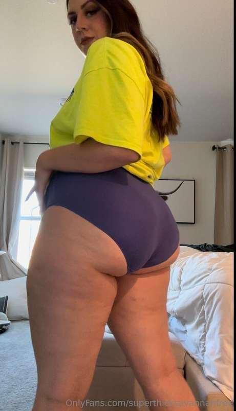 ***Granny panty view on my HUGE ass*** 🥵
