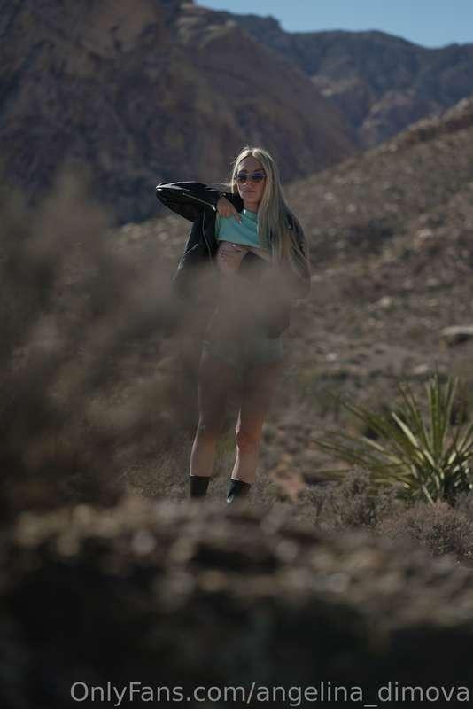 Are we alone in Nevada desert?😏