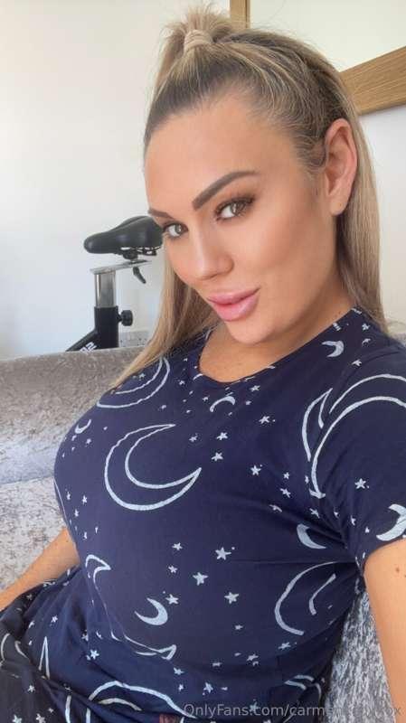 So bored right now.🥹 Come chat to me on my main account!😜
ht..