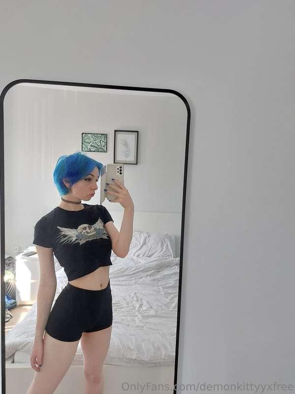 Blue Skull Shirt Set ^-^ Topless, cute crop top, good light