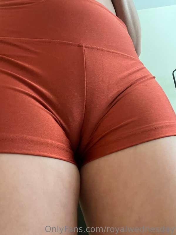 Camel toe👅
