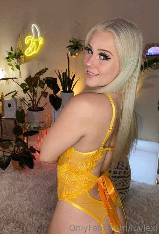 Come finish off the weekend with me 😚 lexiluv.live