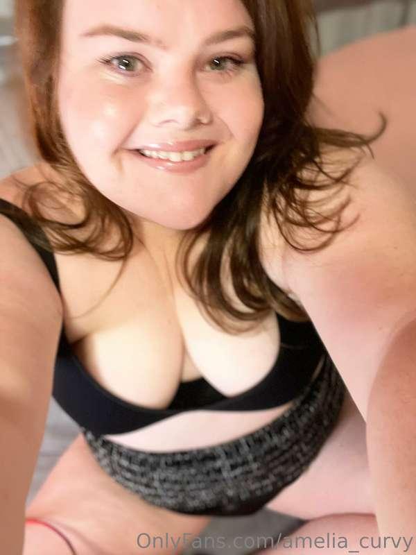 amelia_carly_free image #1