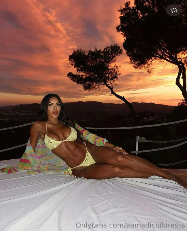 do you like my sun kissed tan 🥰