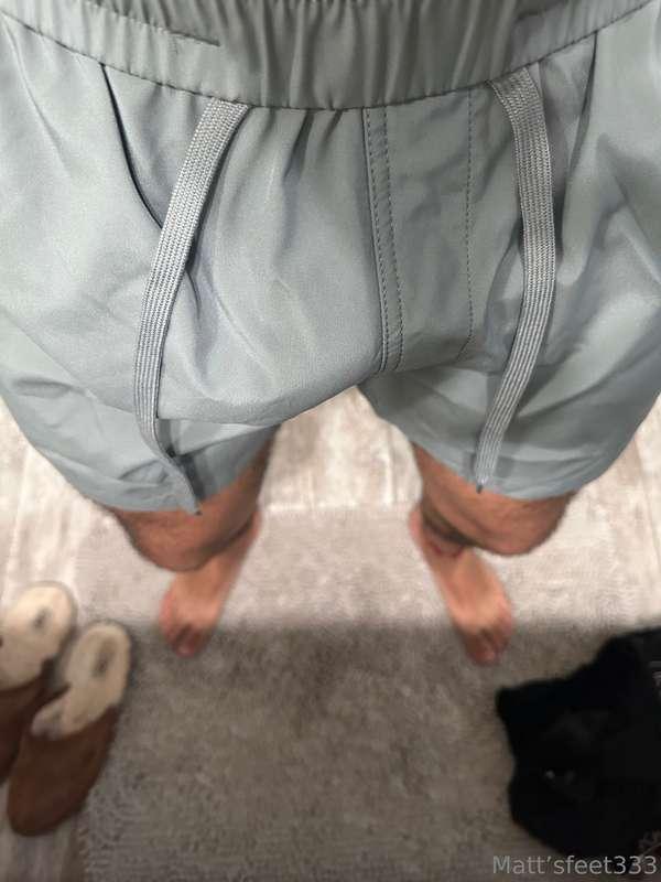 Imagine looking down and seeing this…. Wyd ? 😏
