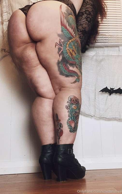 Unlock my Halloween photo shoot that my paid subs get to see..