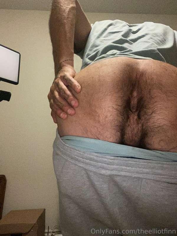 Damn my ass is hairy 🥵 