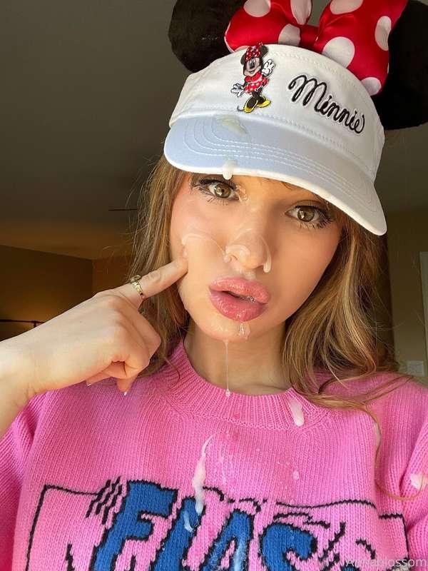 🌸🌷💕💦🏰🎠🧚‍♂️✨☁️💋