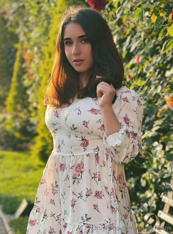 Too much sun… or is it just the way you’re looking at me? ☀️..