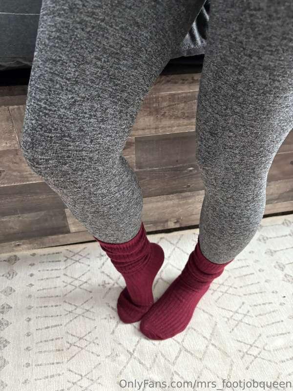 mrs_footjobqueen image #0