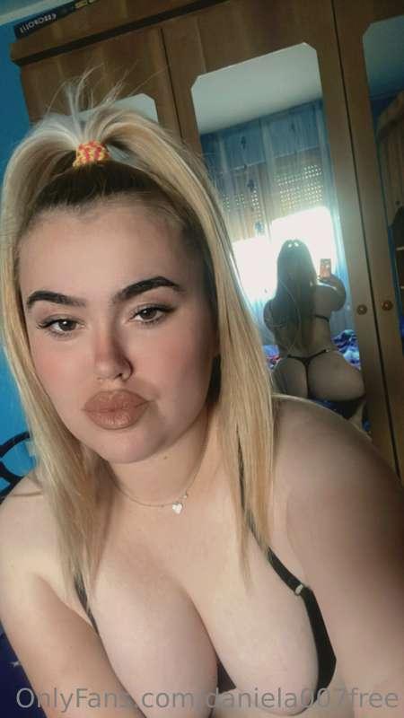 https://onlyfans.com/daniela_007