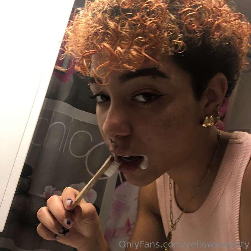 yellowwwkitty image #3