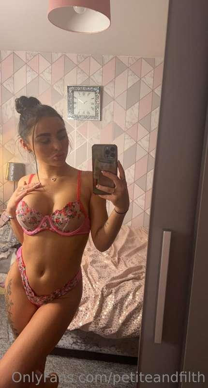 Mirror, mirror on the wall, who's the fairest of them all? 🥰