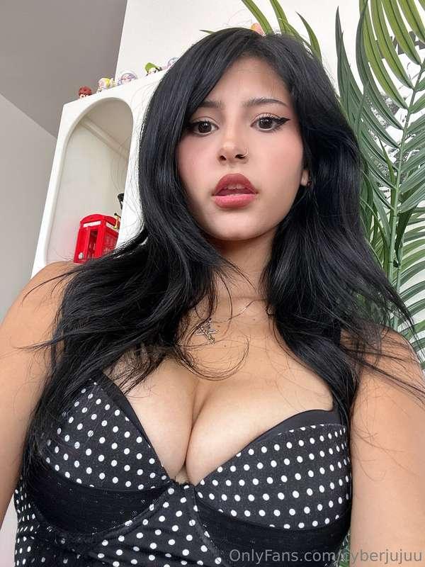 polka dots, bold thoughts 😏
