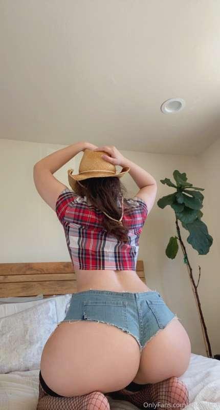 🍑 happy Saturday! Do you have any fun plans?