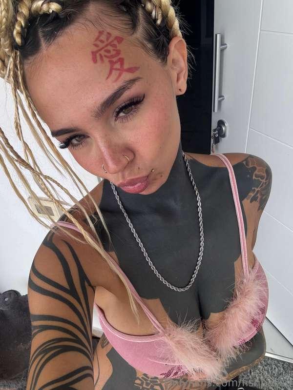 Where do you want this kiss? 💋