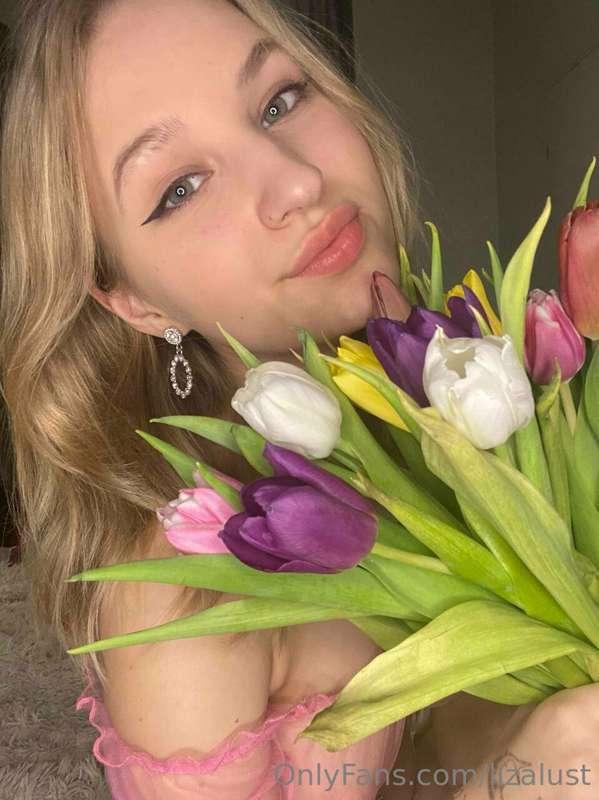People are like flowers!🌼 Everyone is different, but everyon..