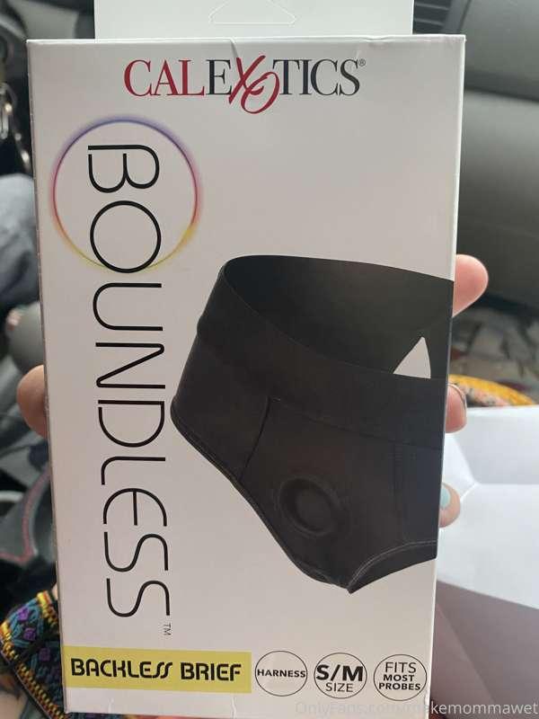 Help mommy add some more toys to her collection 🥺 all tips g..