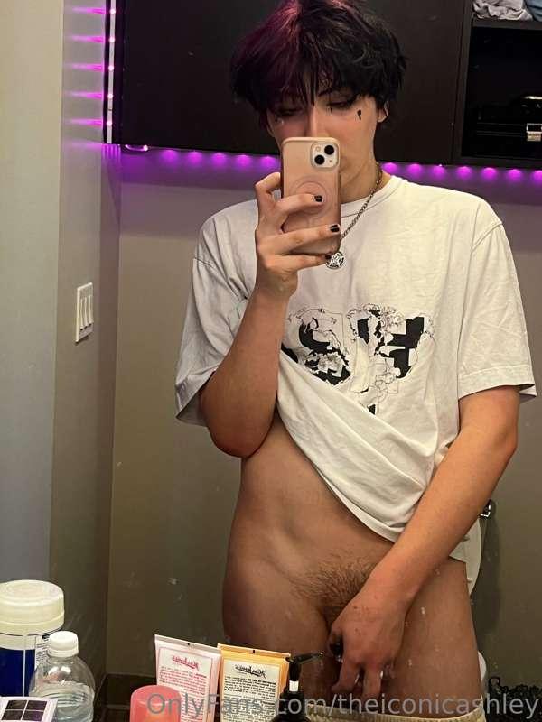 theiconicashley image #0