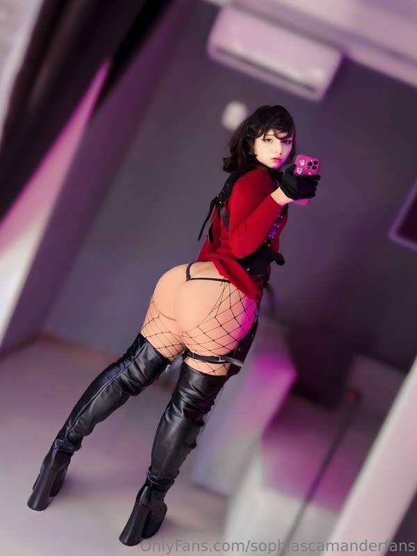 Ada wong ~pull to the side