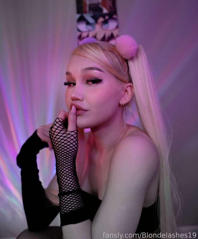blondelashes19 image #2