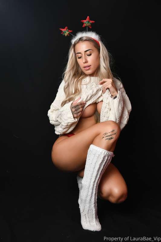 Morning guys check out my vip @laurabae_vip for 2 videos for..