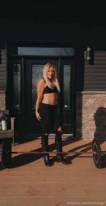 Hey fans such a beautiful day i thought i would bring some f..
