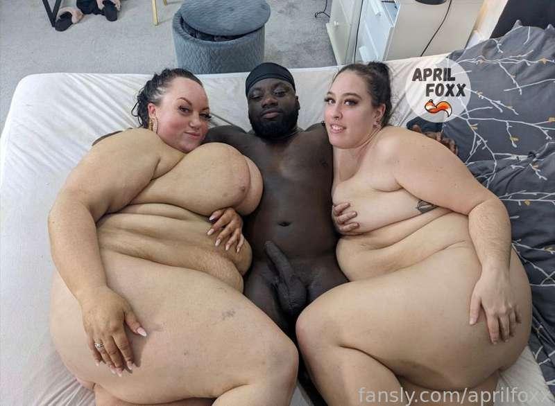 Cuddles after a threesome are the best ☺️☺️