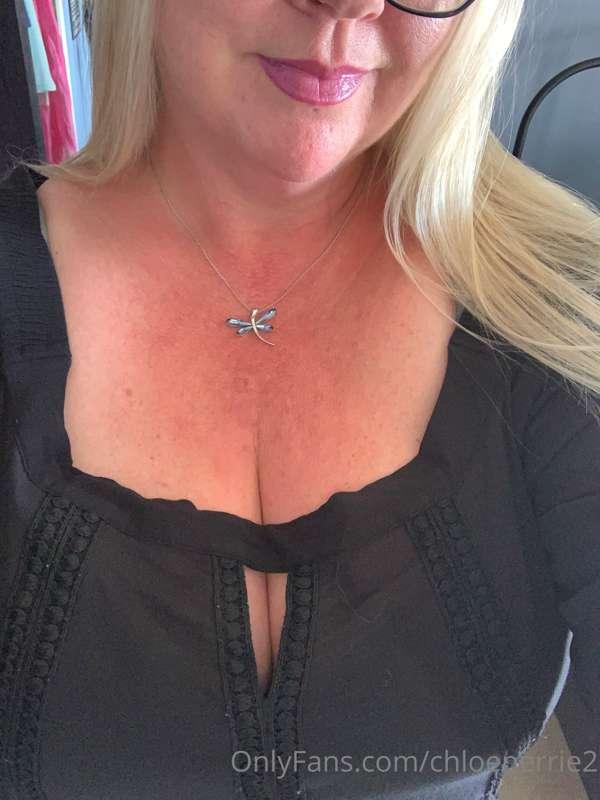 Happy Tuesday!! 🤓😈💋
