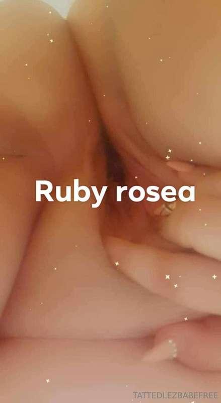 Ruby Rosea, the voluptuous BBW Aussie, teases and tempts in ..
