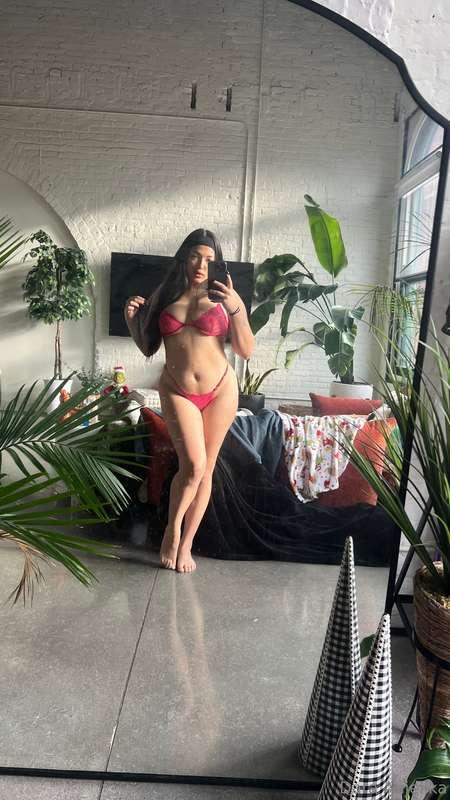 DM me if youre attracted to me 😘