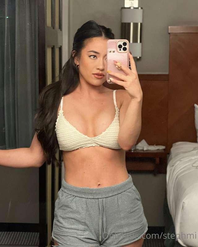 Mommy wants to play 😈 check your DMs 💋