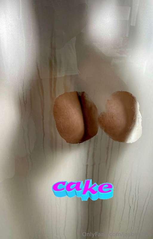 Who wants some cake?
💋 
Jas