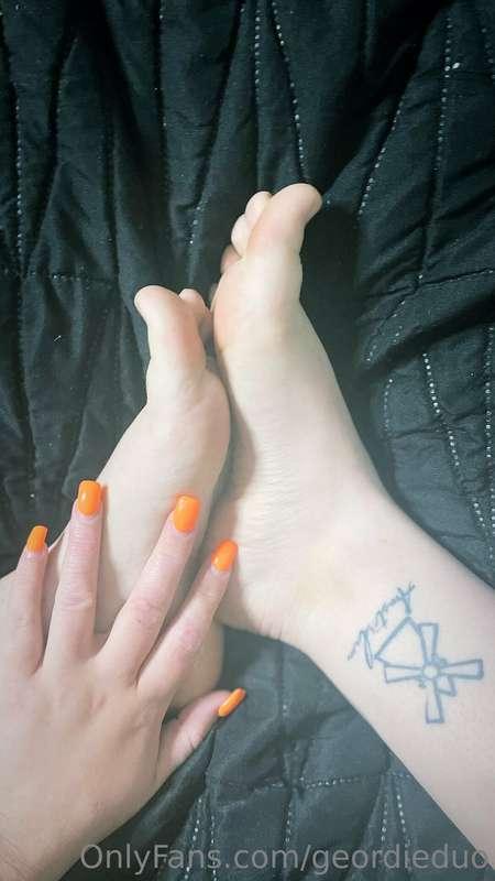 Should we do more foot 🦶 content? 😈