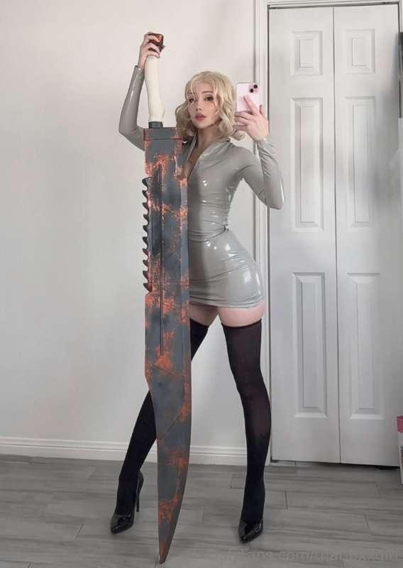 is your sword bigger??? 0.0https://onlyfans.com/thatfoxxgirl..