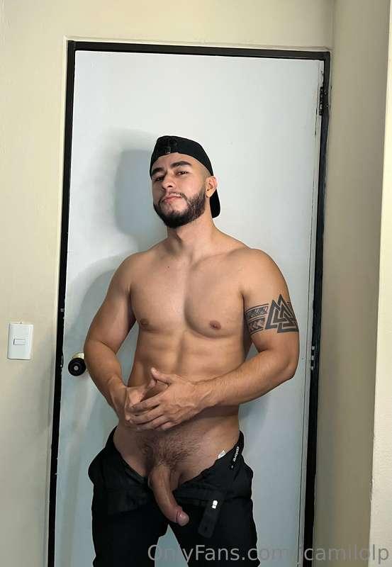 Si te gusta mi verga, dale LIKE🍆😈.